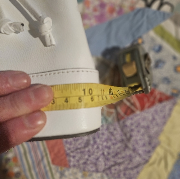 Tuscany Leather White Minerva Bucket Bag. NWOT - Picture 2 of 8